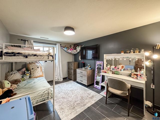 305 S Spring Pl, Brandon, SD 57005