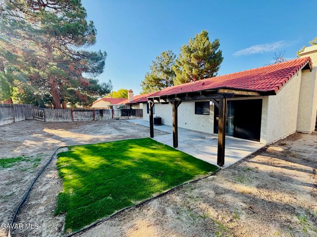 2730 W Ave K 4, Lancaster, CA 93536