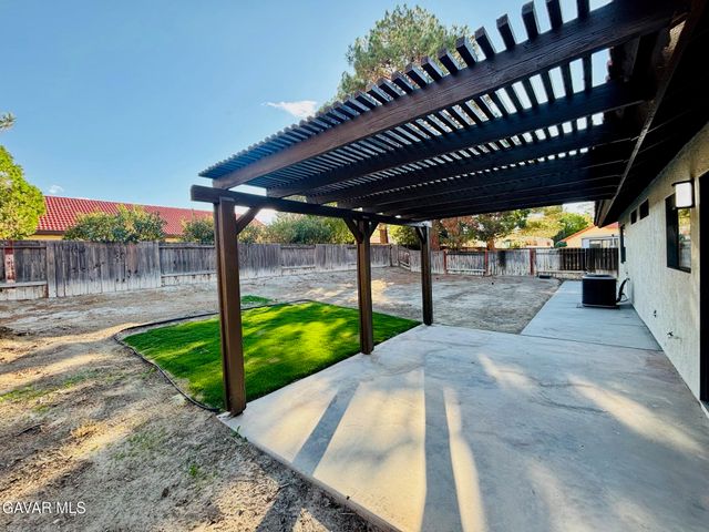 2730 W Ave K 4, Lancaster, CA 93536