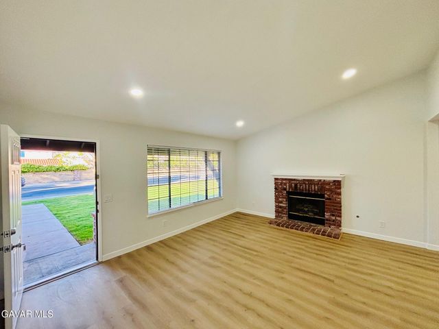2730 W Ave K 4, Lancaster, CA 93536