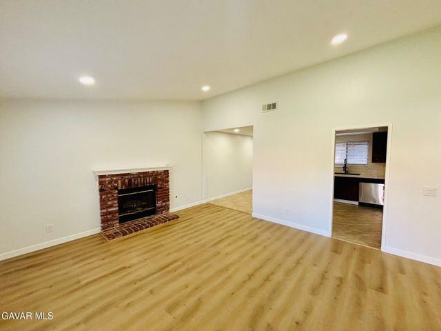 2730 W Ave K 4, Lancaster, CA 93536
