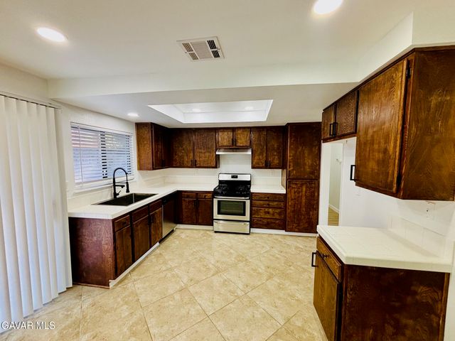 2730 W Ave K 4, Lancaster, CA 93536