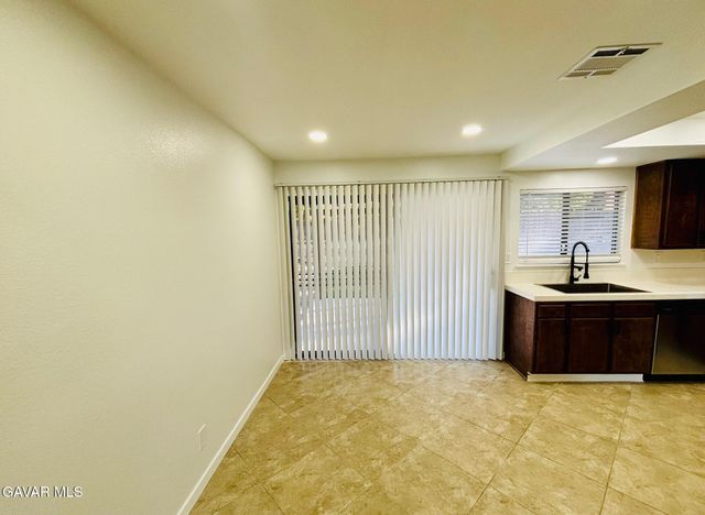 2730 W Ave K 4, Lancaster, CA 93536