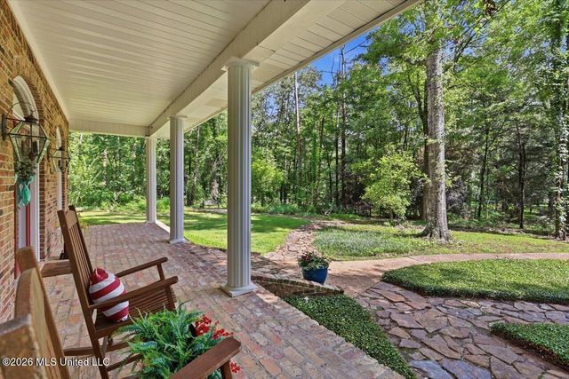 1700 Dunn Pease Road, Raymond, MS 39154