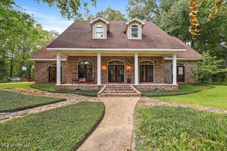 1700 Dunn Pease Road, Raymond, MS 39154