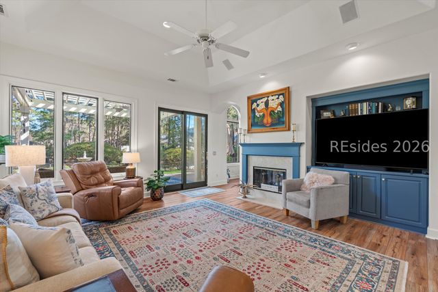 12 Shaftsbury Ln, Hilton Head Island, SC 29926