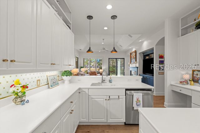 12 Shaftsbury Ln, Hilton Head Island, SC 29926