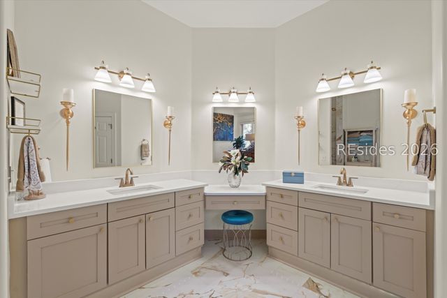 12 Shaftsbury Ln, Hilton Head Island, SC 29926