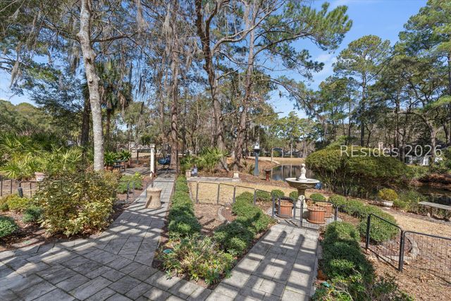 12 Shaftsbury Ln, Hilton Head Island, SC 29926