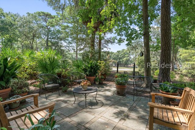 12 Shaftsbury Ln, Hilton Head Island, SC 29926