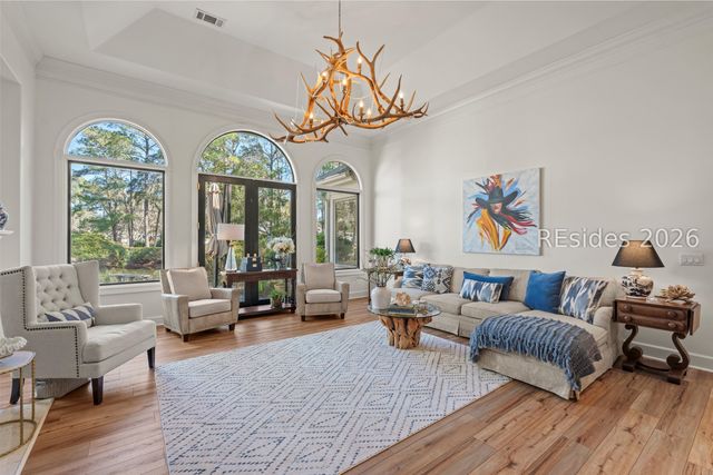 12 Shaftsbury Ln, Hilton Head Island, SC 29926