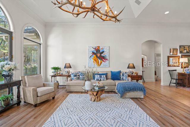 12 Shaftsbury Ln, Hilton Head Island, SC 29926