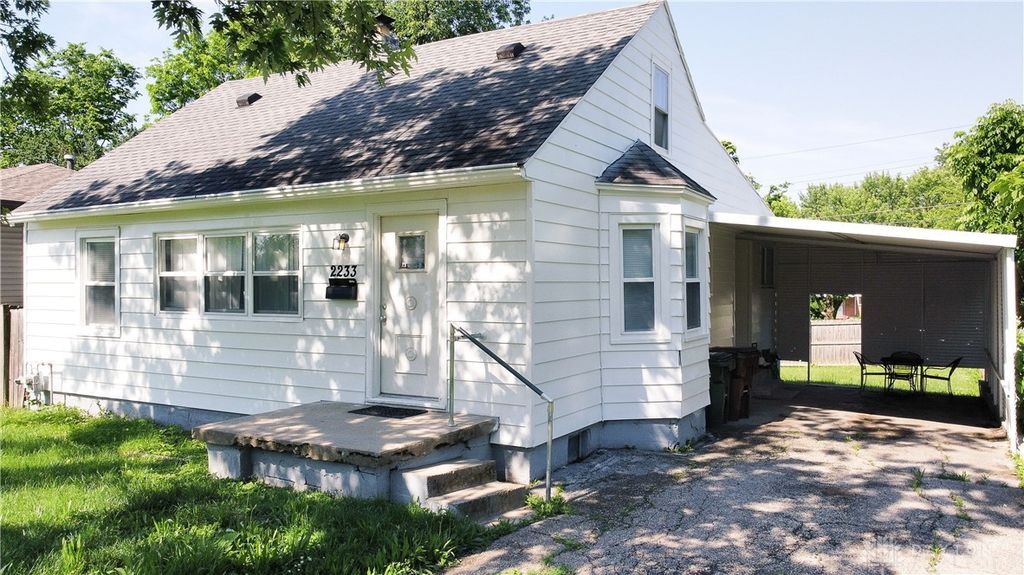 2233 Deering Avenue, Dayton, OH 45406