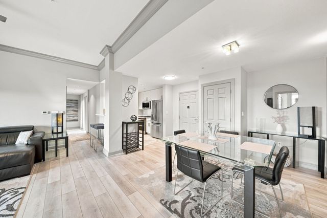 38 Village Rd 704, Middleton, MA 01949