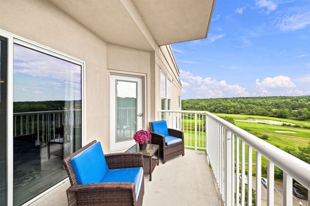 38 Village Rd 704, Middleton, MA 01949