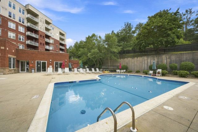 38 Village Rd 704, Middleton, MA 01949