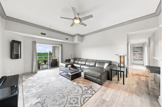 38 Village Rd 704, Middleton, MA 01949