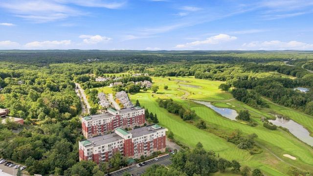 38 Village Rd 704, Middleton, MA 01949