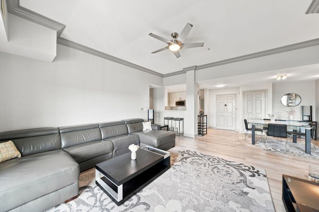 38 Village Rd 704, Middleton, MA 01949
