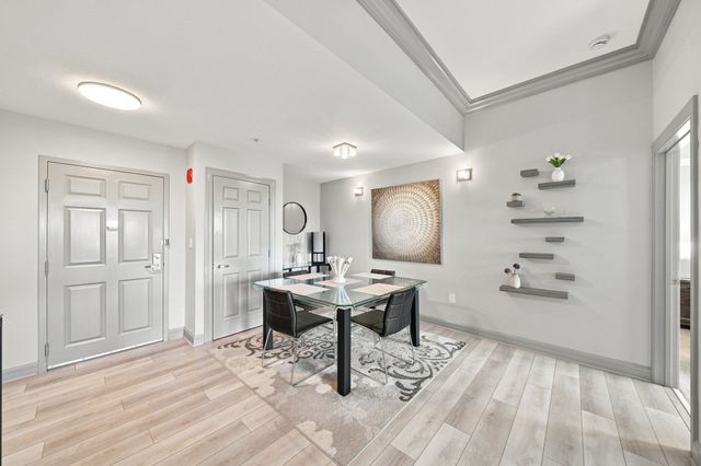 38 Village Rd 704, Middleton, MA 01949