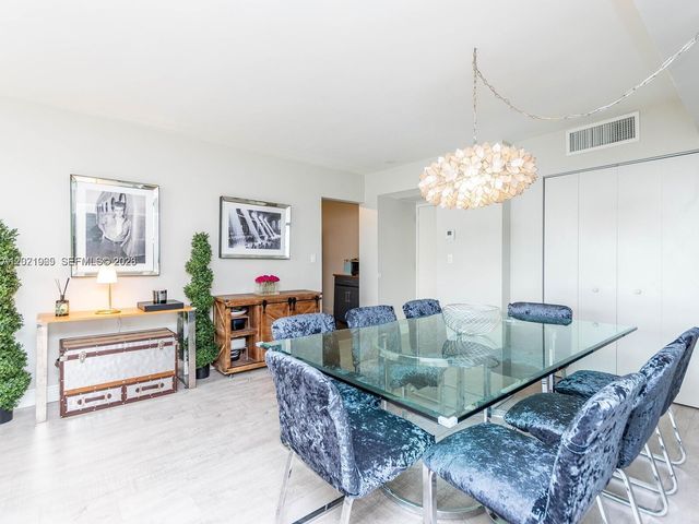 3701 N Country Club Dr 1002, Aventura, FL 33180