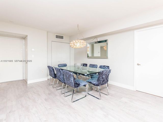 3701 N Country Club Dr 1002, Aventura, FL 33180