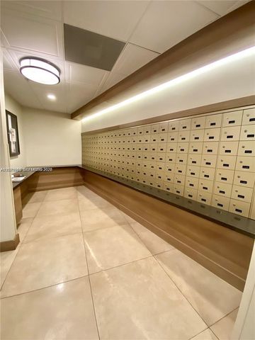 3701 N Country Club Dr 1002, Aventura, FL 33180