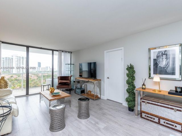 3701 N Country Club Dr 1002, Aventura, FL 33180