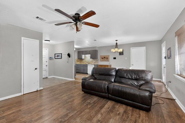 151 Northtown Drive, Wills Point, TX 75169