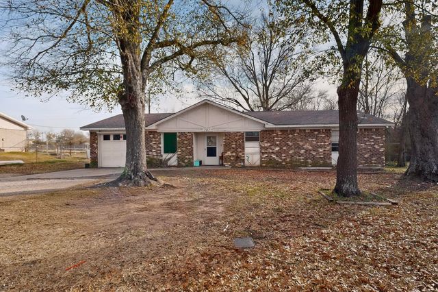151 Northtown Drive, Wills Point, TX 75169
