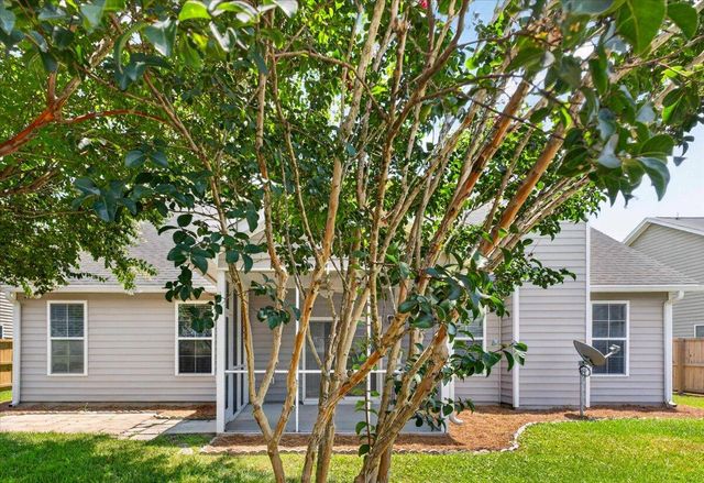 217 Palmetto Village Circle, Moncks Corner, SC 29461