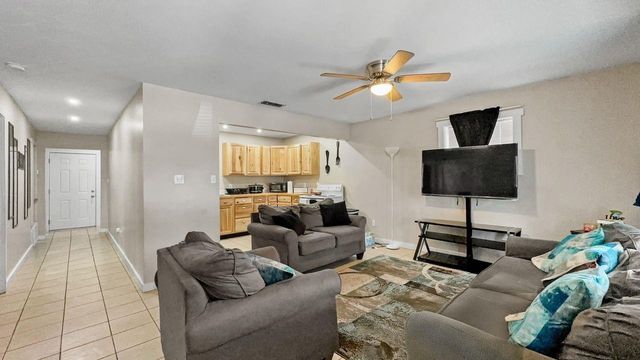 300 Cedar Bend, Crockett, TX 75835