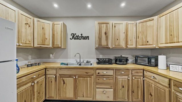 300 Cedar Bend, Crockett, TX 75835