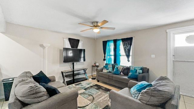 300 Cedar Bend, Crockett, TX 75835