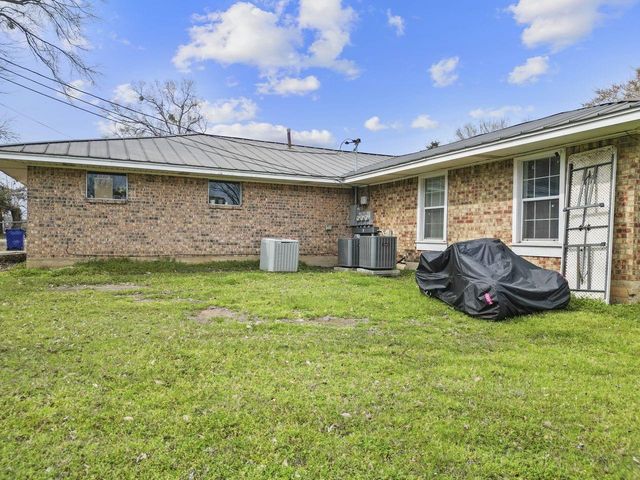 300 Cedar Bend, Crockett, TX 75835