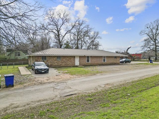 300 Cedar Bend, Crockett, TX 75835