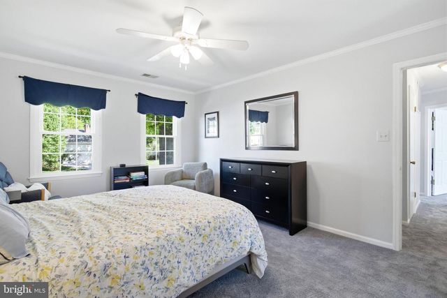 9009 LAKE BRADDOCK DR, Burke, VA 22015