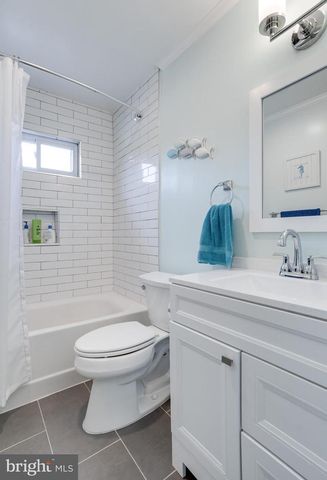 9009 LAKE BRADDOCK DR, Burke, VA 22015