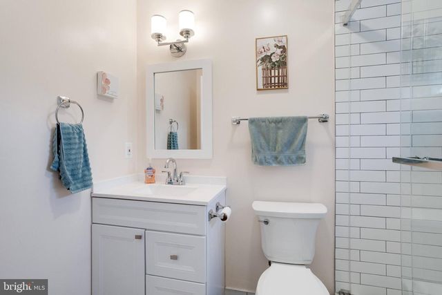 9009 LAKE BRADDOCK DR, Burke, VA 22015