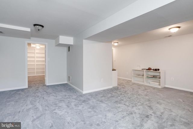 9009 LAKE BRADDOCK DR, Burke, VA 22015