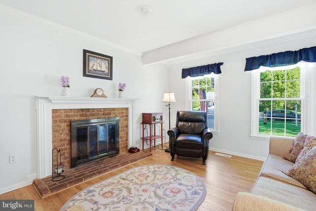 9009 LAKE BRADDOCK DR, Burke, VA 22015