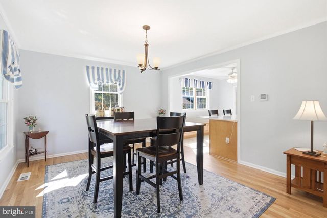 9009 LAKE BRADDOCK DR, Burke, VA 22015