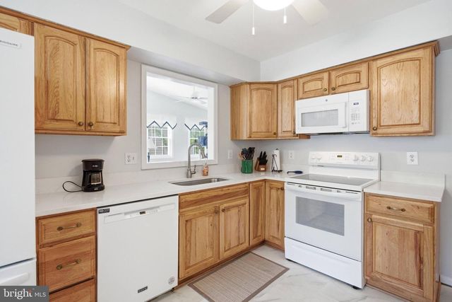 9009 LAKE BRADDOCK DR, Burke, VA 22015