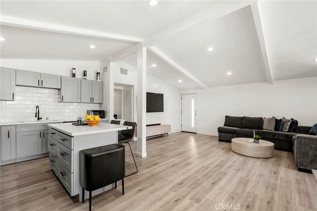 6413 Wystone Avenue, Reseda, CA 91335
