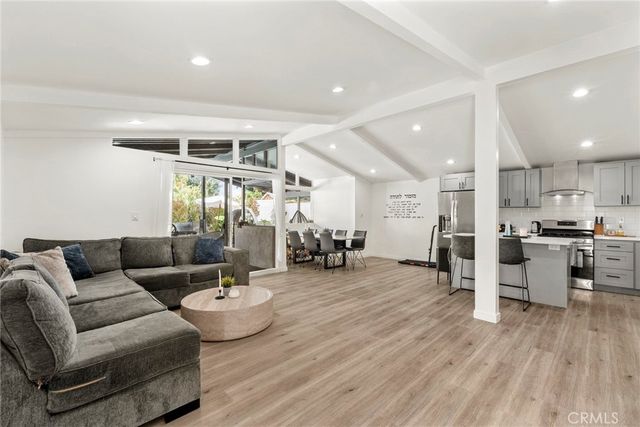 6413 Wystone Avenue, Reseda, CA 91335