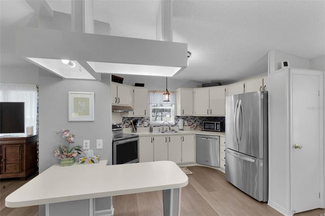 1625 PINEHURST DRIVE, Lady Lake, FL 32159