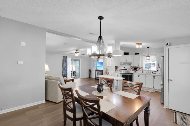 1625 PINEHURST DRIVE, Lady Lake, FL 32159