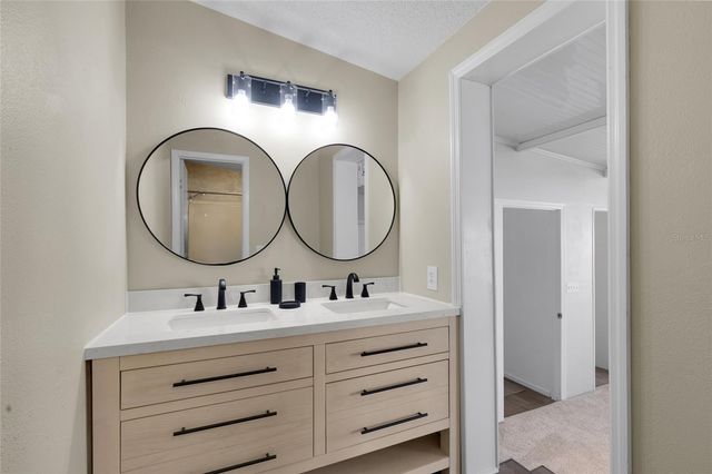 1625 PINEHURST DRIVE, Lady Lake, FL 32159