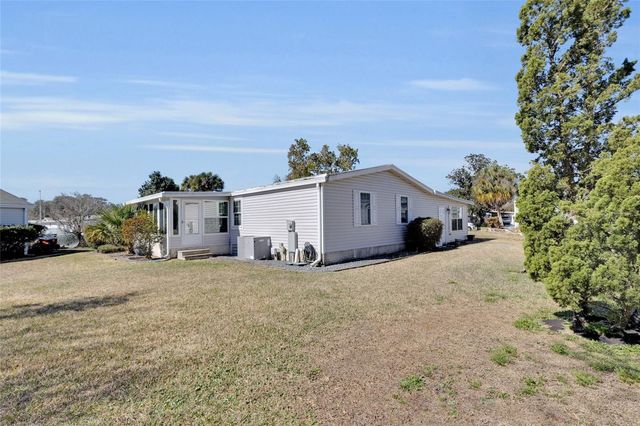 1625 PINEHURST DRIVE, Lady Lake, FL 32159