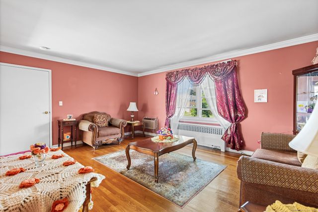 90 Strawberry Hill Avenue 3, Stamford, CT 06902